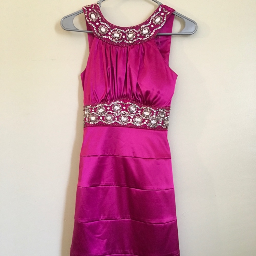 Bee darlin magenta pink short dress.